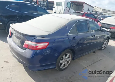 2007 Toyota Camry Se V6 z USA, uszkodzony, nr VIN 4T1BK46K67U044571